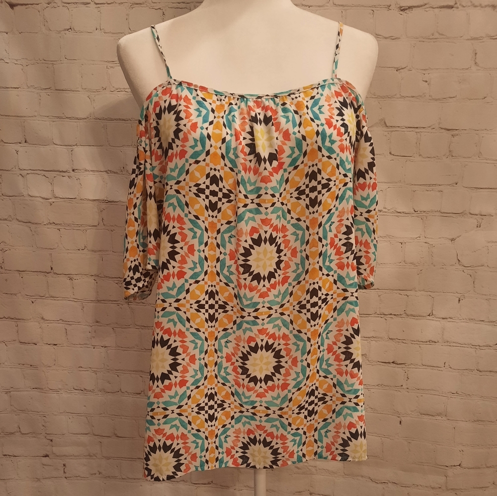 Woman's Flowy Cold Shoulder Blouse Size:Medium - Brand: Tacera - Style:Boho